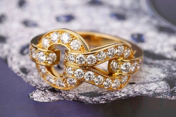 卡地亚AGRAFE系列18K黄金密镶钻石戒指