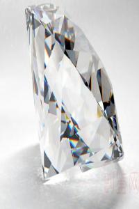 两克拉的钻石值多少钱 回收一定很保值吗